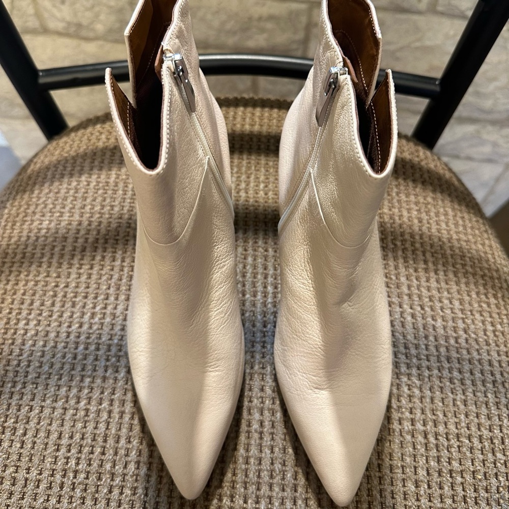 Franco Serto Elegant Cream Ankle Boots